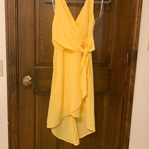 Yellow Lulu’s dress XS